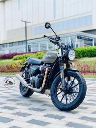 Triumph Street Twin 900cc 2023   29A1-234.94