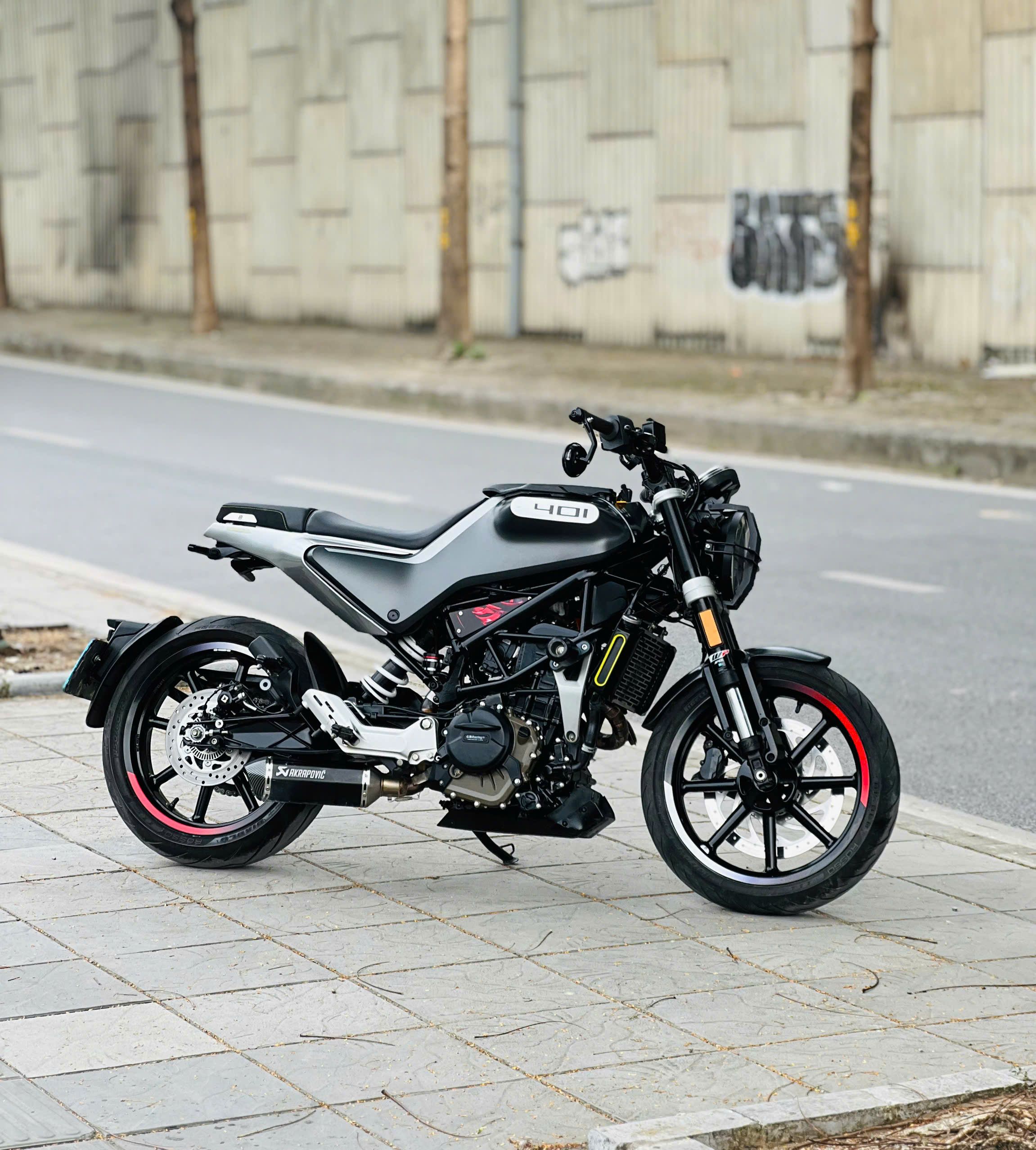 Husqvarna Svartpilen 400 2022 18A1-003.97 Husqvarna Svartpilen 400 2022 18A1-003.97